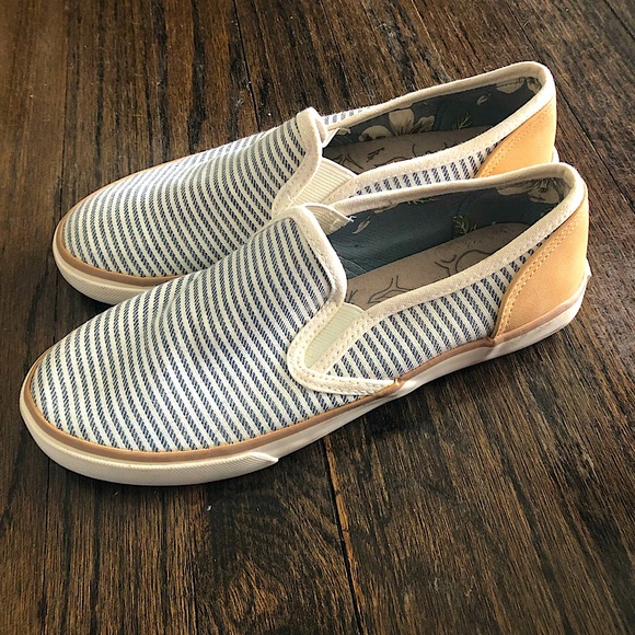 Margaritaville Shoes Margaritaville Slip On Boat Shoes Size 65women